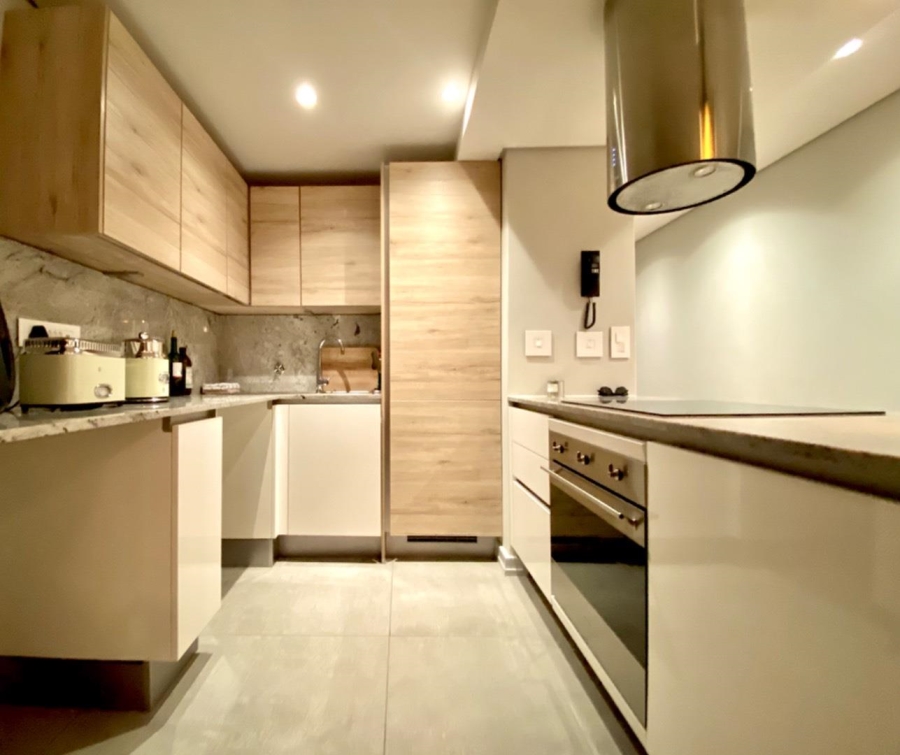 To Let 1 Bedroom Property for Rent in Sea Point Western Cape